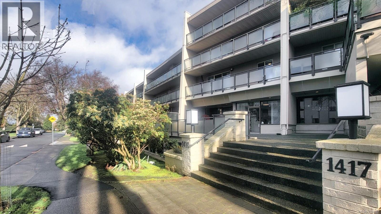 414 1419 Stadacona Ave, Victoria, British Columbia  V8S 5J3 - Photo 3 - 1026357