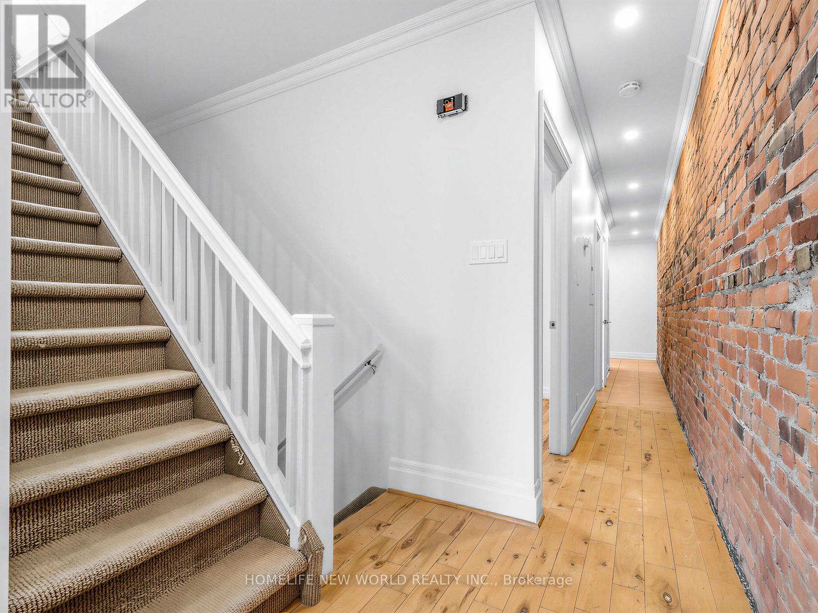 Upper - 1005 Bathurst Street, Toronto, Ontario  M5R 3G8 - Photo 12 - C12810236