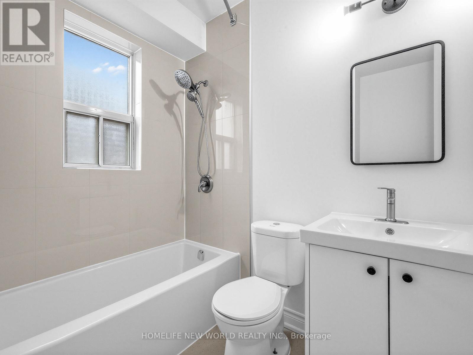 Upper - 1005 Bathurst Street, Toronto, Ontario  M5R 3G8 - Photo 13 - C12810236