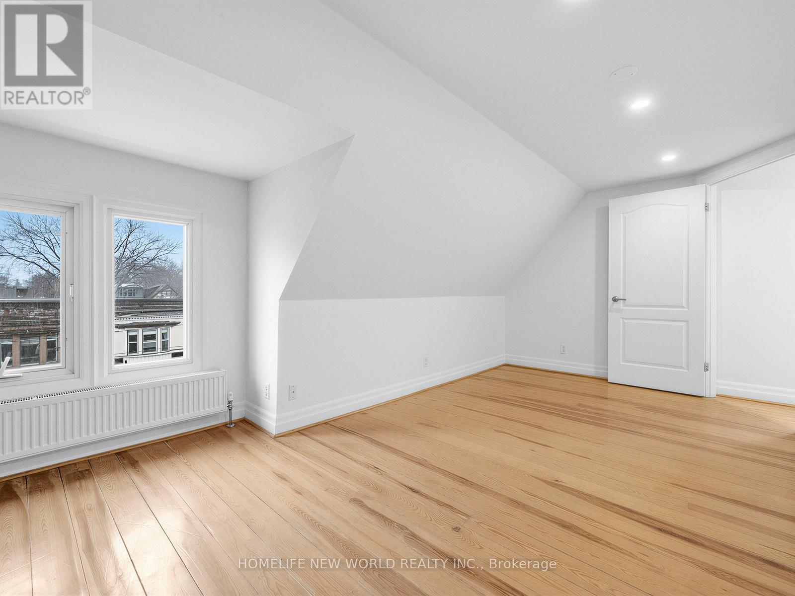 Upper - 1005 Bathurst Street, Toronto, Ontario  M5R 3G8 - Photo 15 - C12810236