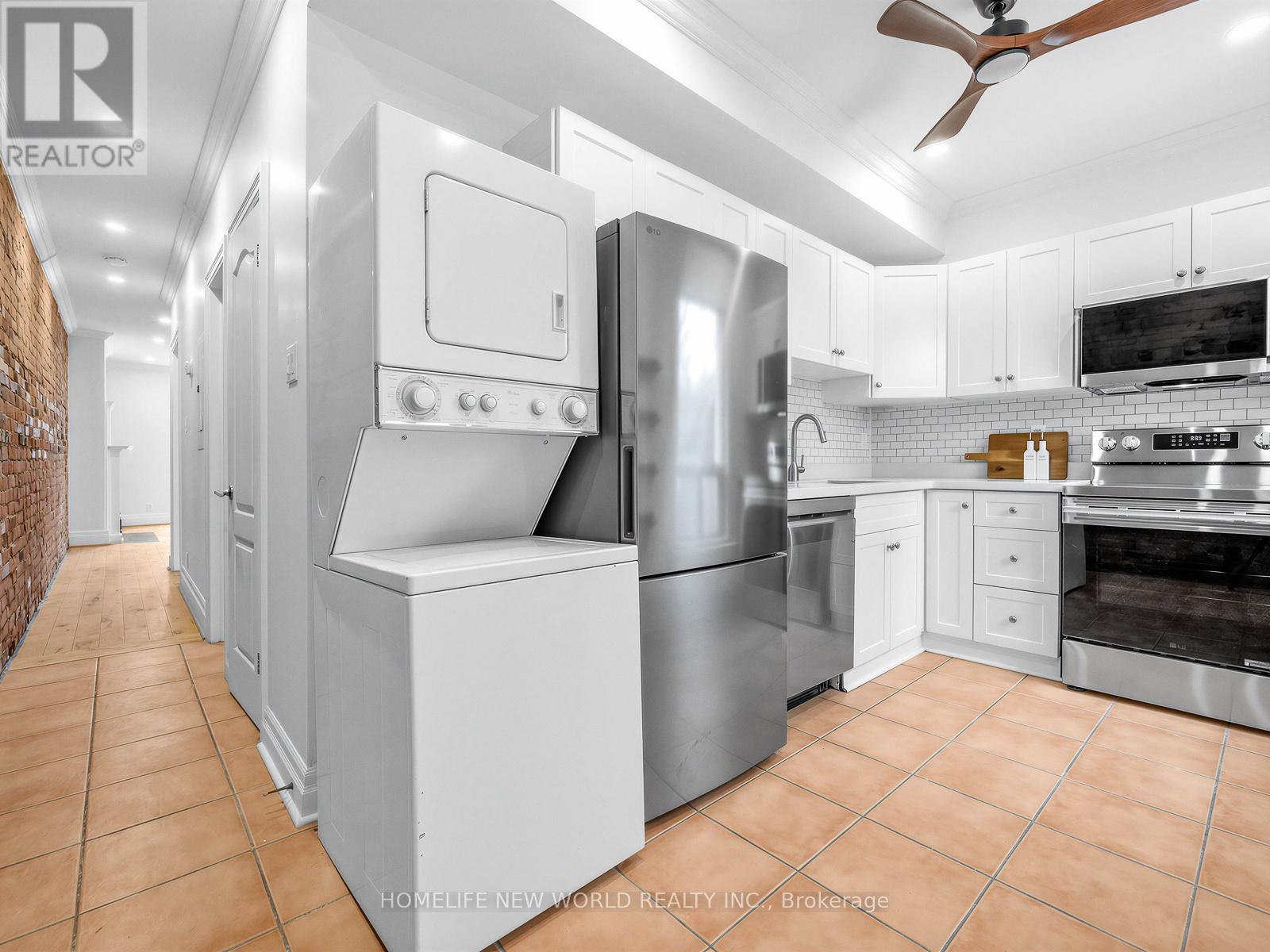 Upper - 1005 Bathurst Street, Toronto, Ontario  M5R 3G8 - Photo 7 - C12810236