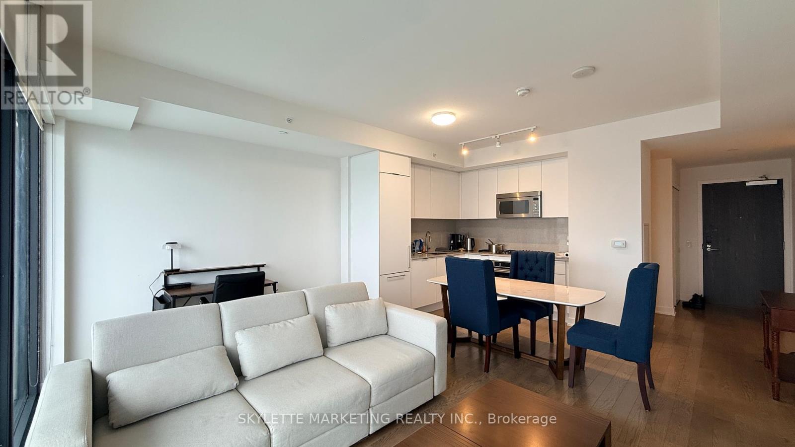 4009 - 20 Lombard Street, Toronto, Ontario  M5C 0A6 - Photo 3 - C12810242