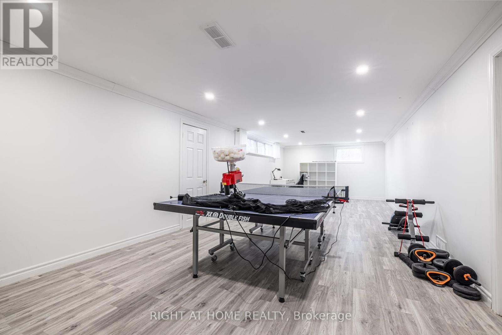 2076 Constance Drive, Oakville, Ontario  L6J 2V7 - Photo 11 - W12810244