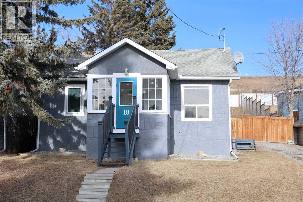 18 Maple Street, Okotoks, Alberta  T1S 1J6 - Photo 5 - A2284740