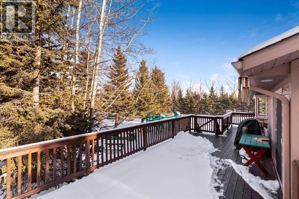 24 Mountain View Park, Bragg Creek, Alberta  T0L 0K0 - Photo 3 - A2277740