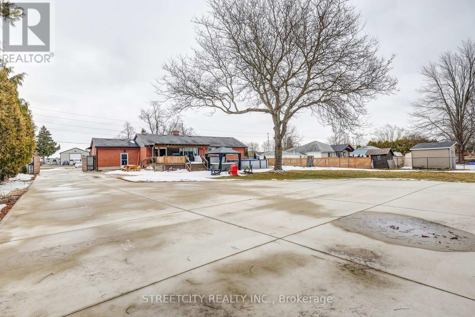 183 Centennial Avenue, Central Elgin, Ontario  N5R 5B3 - Photo 45 - X12809632