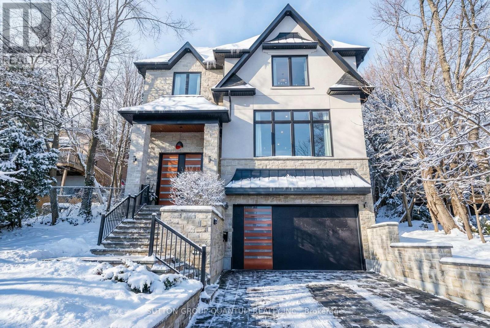 700 Hillcrest Road, Pickering, Ontario  L1W 2P1 - Photo 2 - E12810256