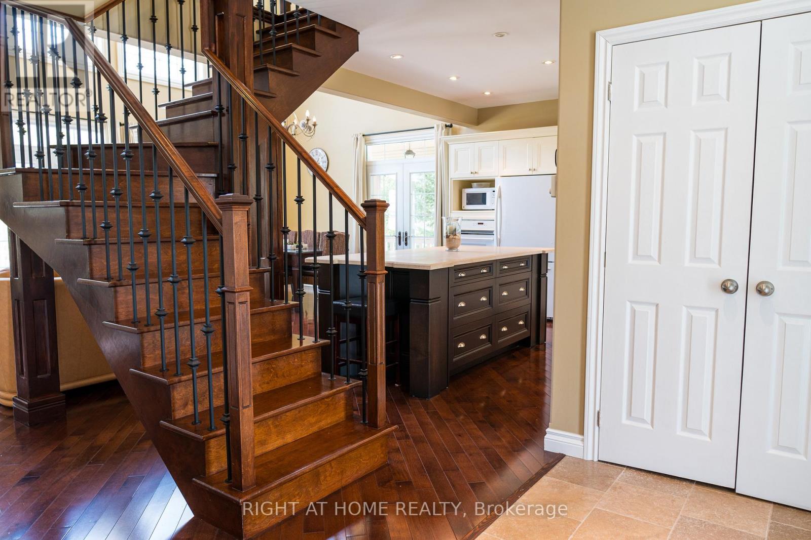 57 Old Trail Road, Tiny, Ontario  L0L 2T0 - Photo 6 - S12810260