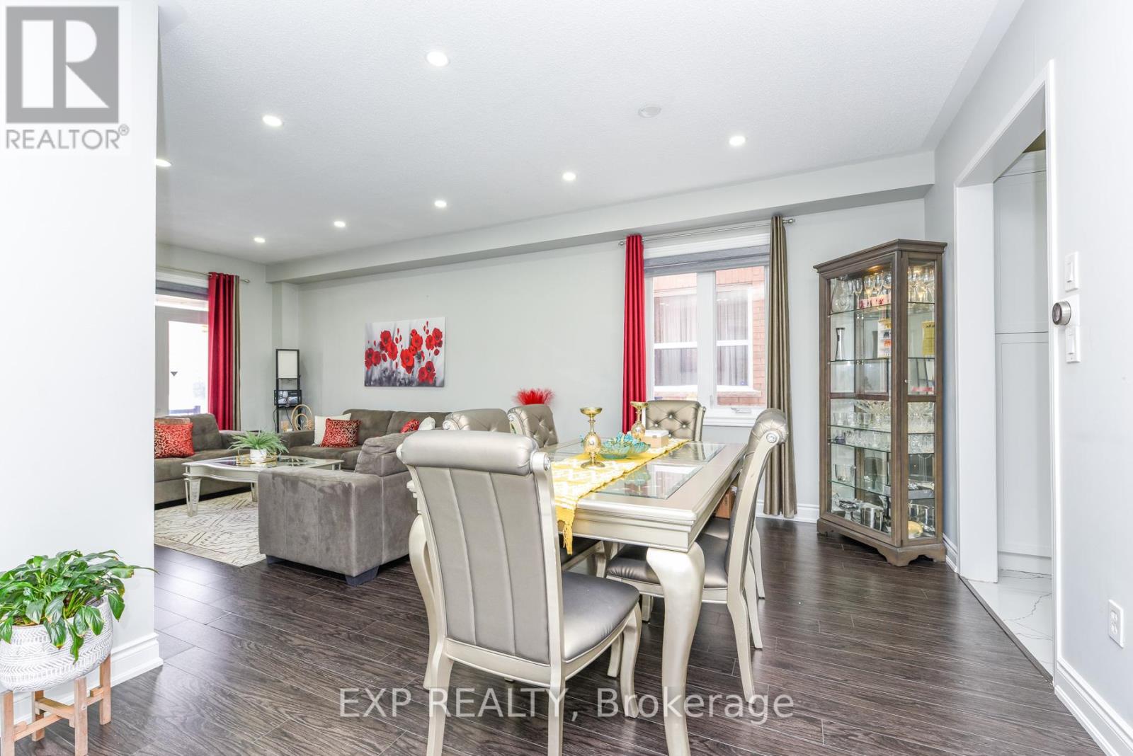 7 Chapparal Drive, Brampton, Ontario  L6R 3C5 - Photo 7 - W12803316