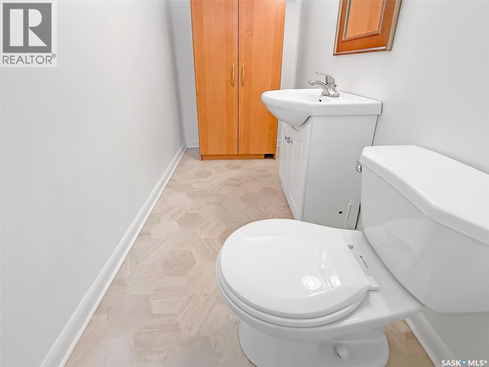 426 15th Avenue Ne, Swift Current, Saskatchewan  S9H 2X6 - Photo 21 - SK028967