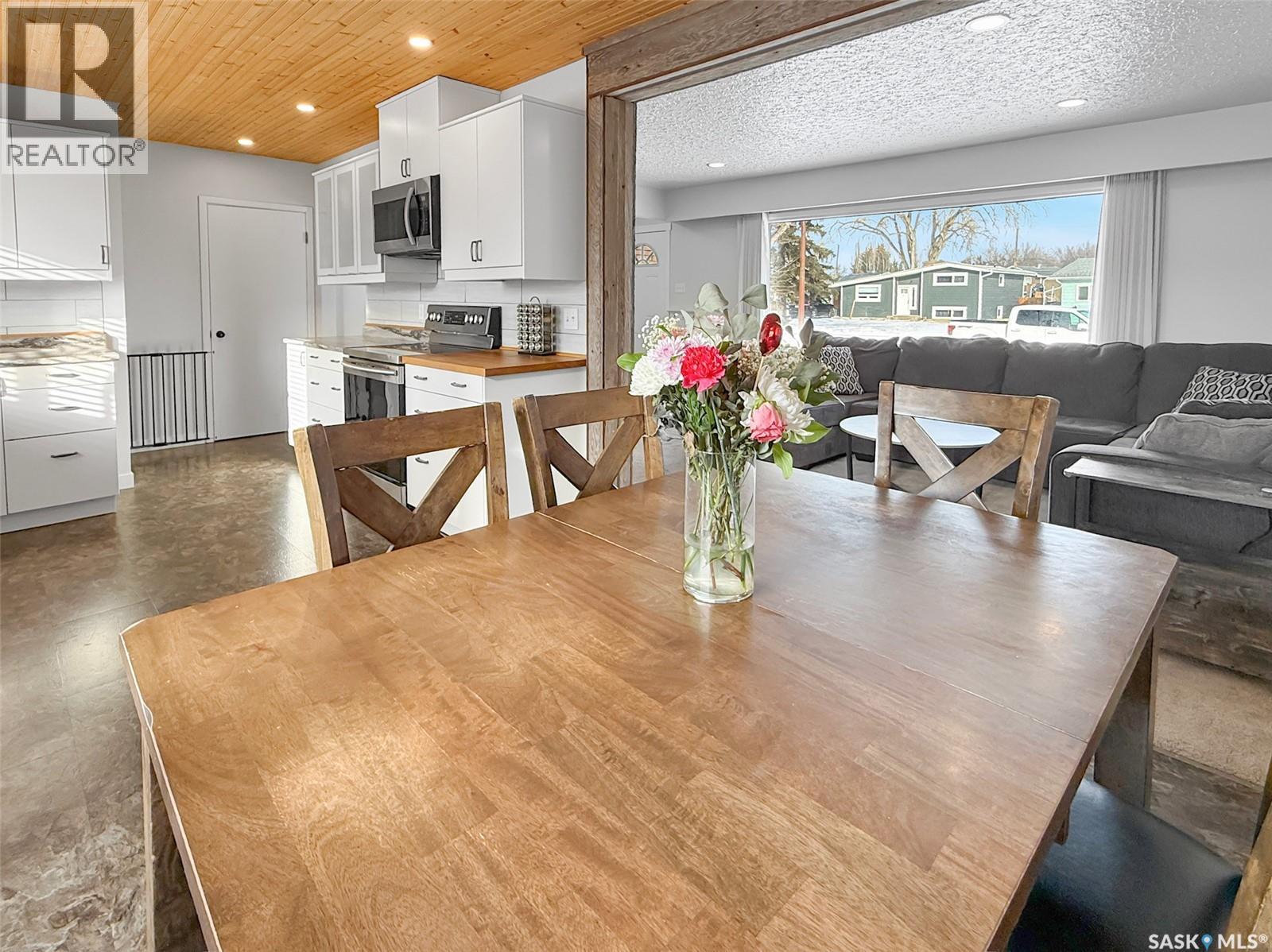 426 15th Avenue Ne, Swift Current, Saskatchewan  S9H 2X6 - Photo 6 - SK028967