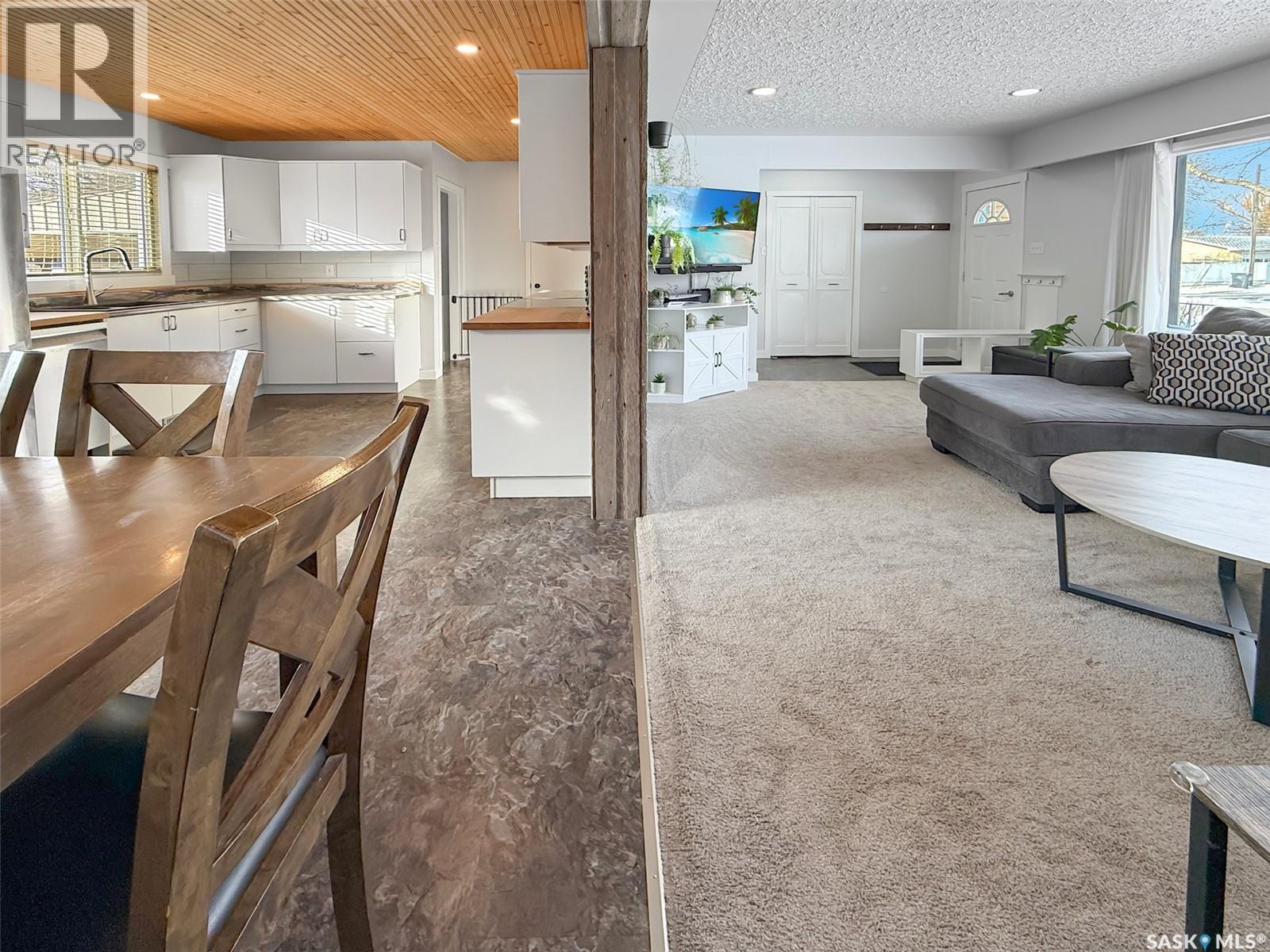 426 15th Avenue Ne, Swift Current, Saskatchewan  S9H 2X6 - Photo 7 - SK028967