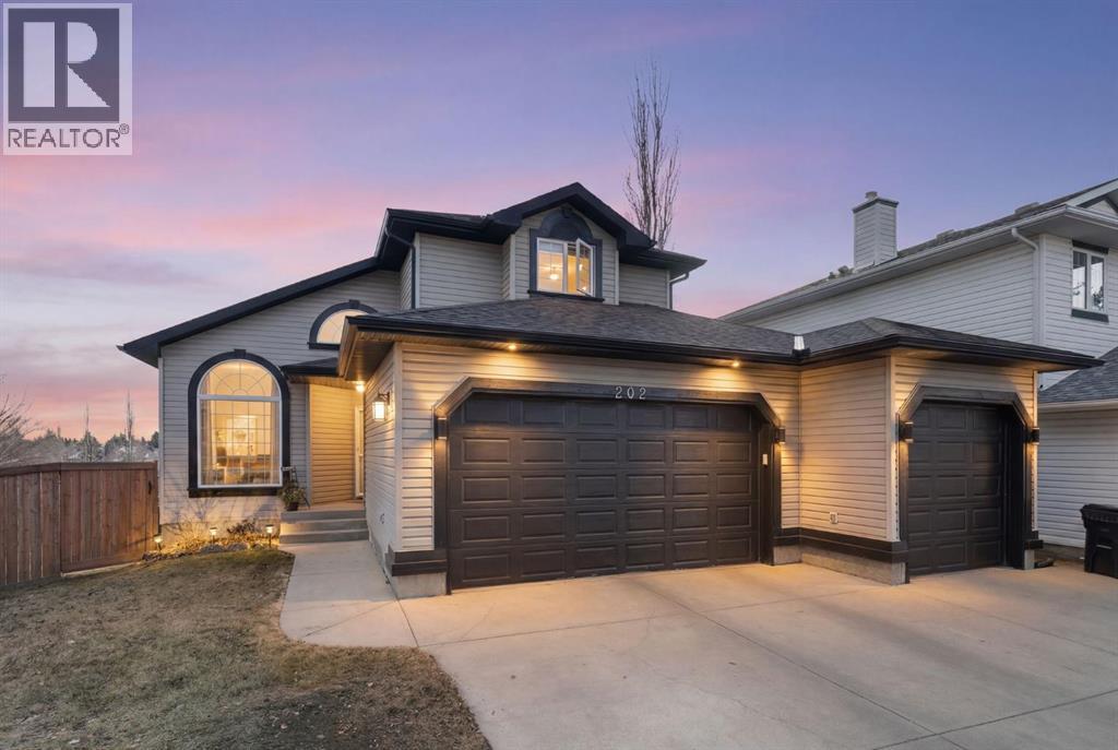 202 Schooner Close NW, Calgary, Alberta