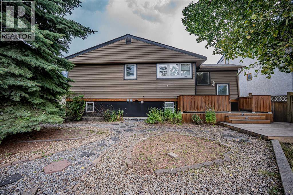 1306 1 Avenue, Canmore, Alberta  T1W 1M4 - Photo 2 - A2239732