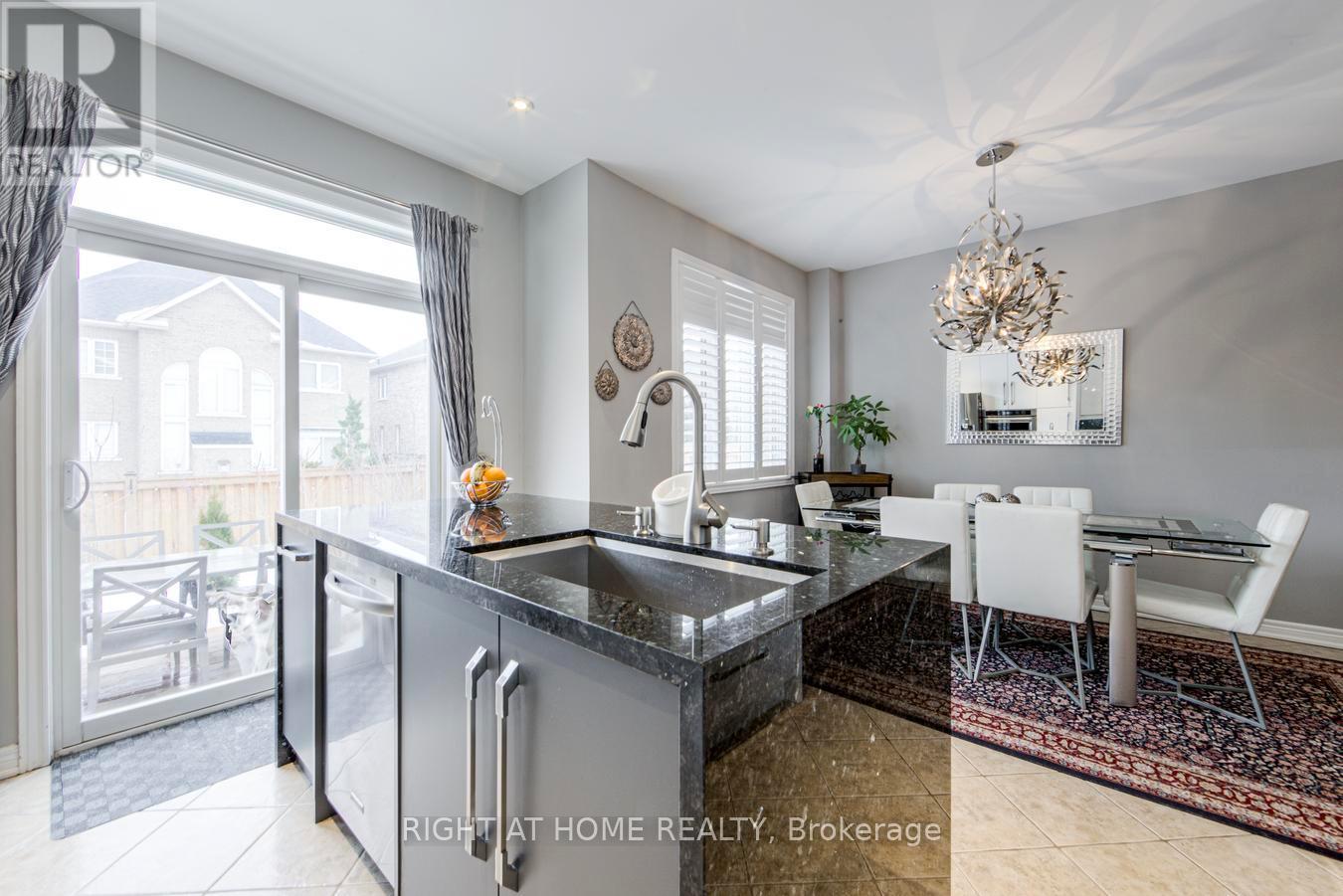 1290 Jezero Crescent, Oakville, Ontario  L6H 0B5 - Photo 19 - W12810268