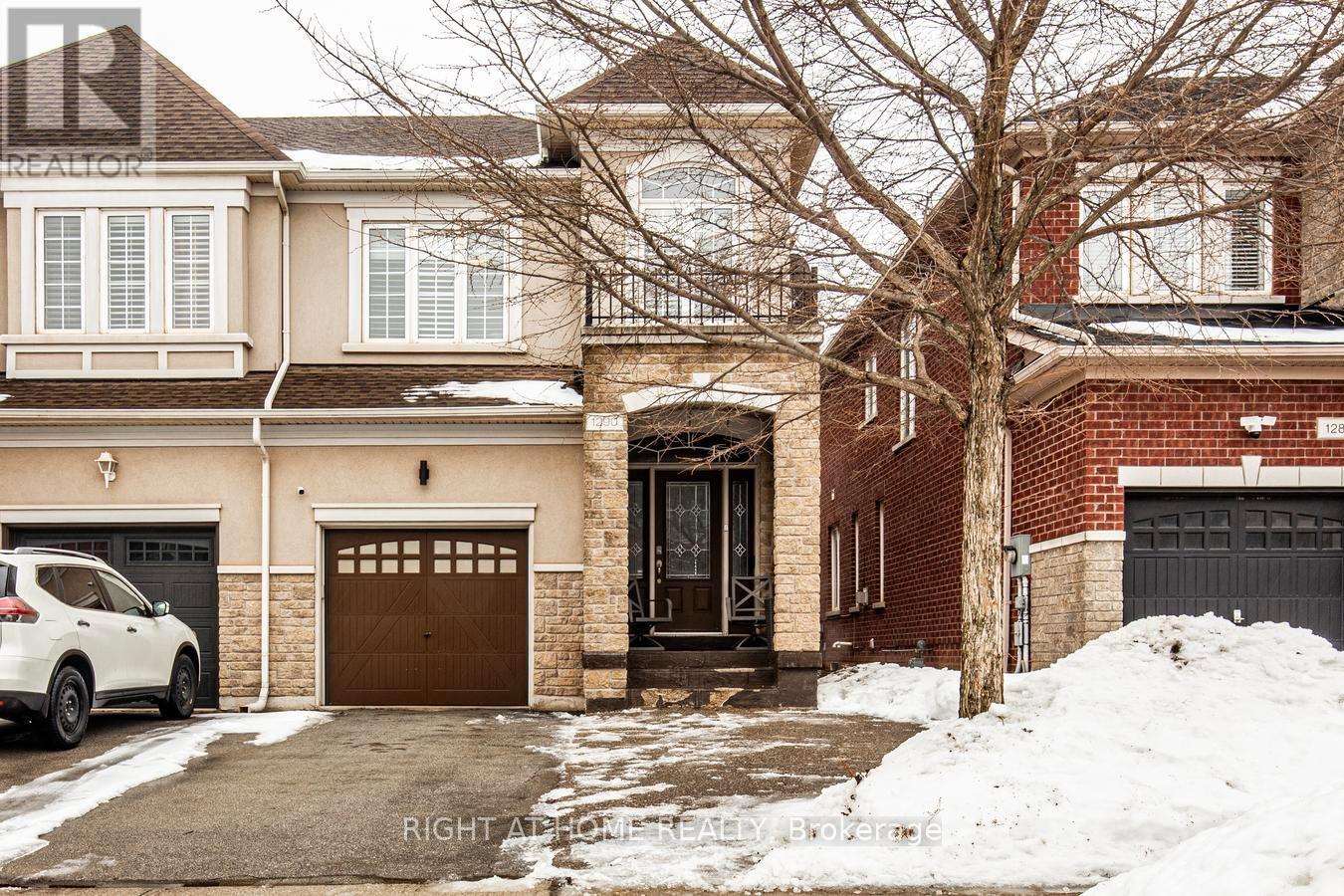 1290 Jezero Crescent, Oakville, Ontario  L6H 0B5 - Photo 2 - W12810268