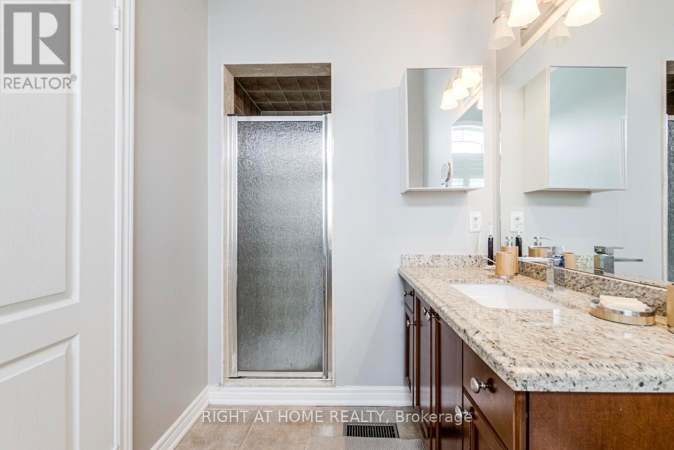 1290 Jezero Crescent, Oakville, Ontario  L6H 0B5 - Photo 28 - W12810268