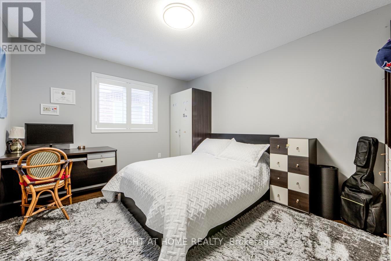 1290 Jezero Crescent, Oakville, Ontario  L6H 0B5 - Photo 30 - W12810268