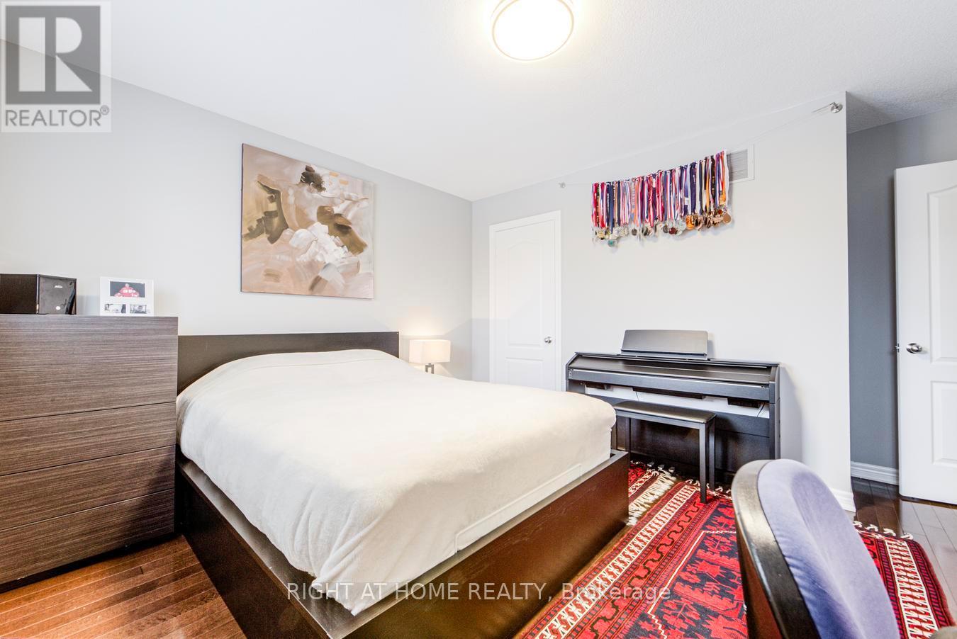 1290 Jezero Crescent, Oakville, Ontario  L6H 0B5 - Photo 33 - W12810268