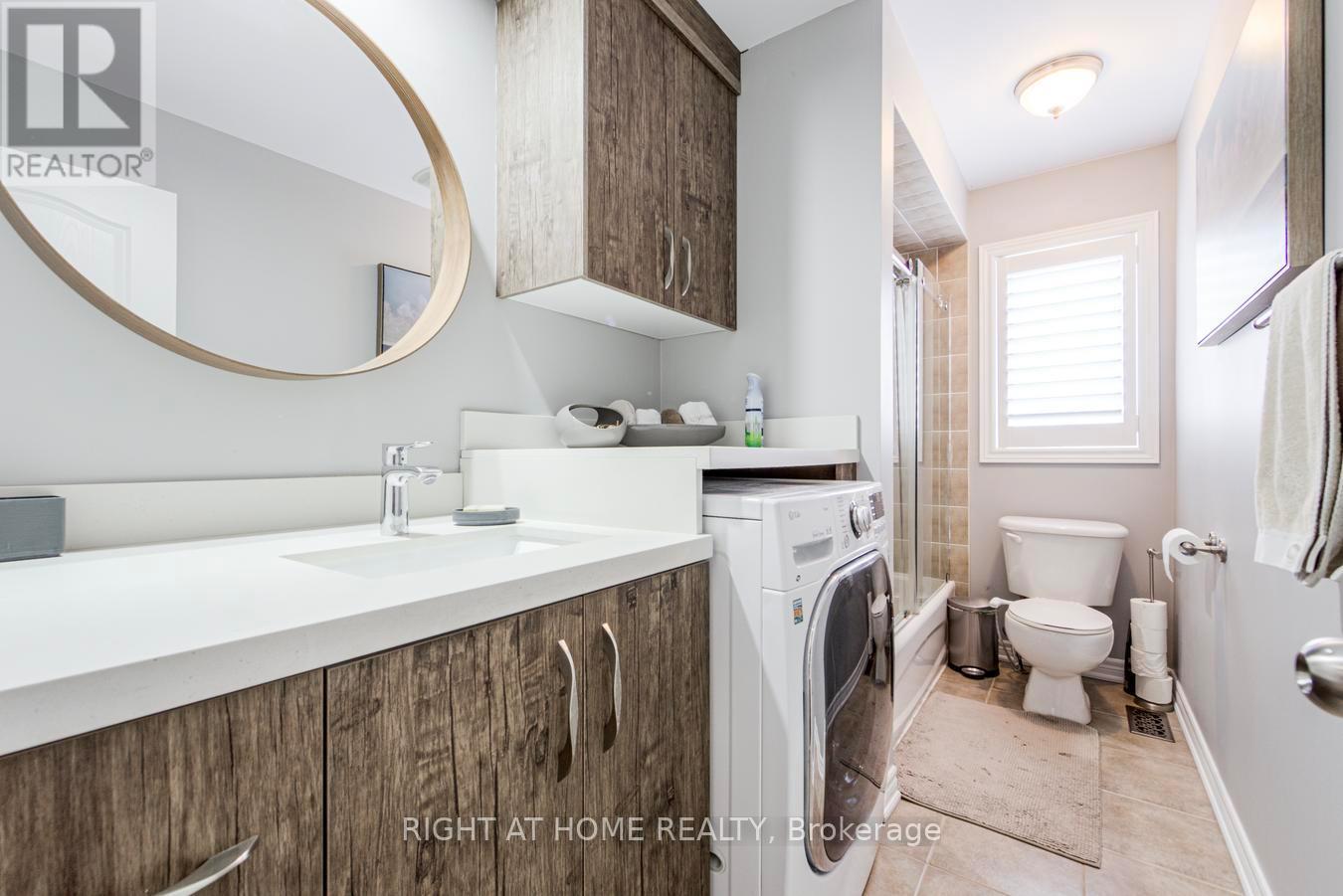 1290 Jezero Crescent, Oakville, Ontario  L6H 0B5 - Photo 35 - W12810268