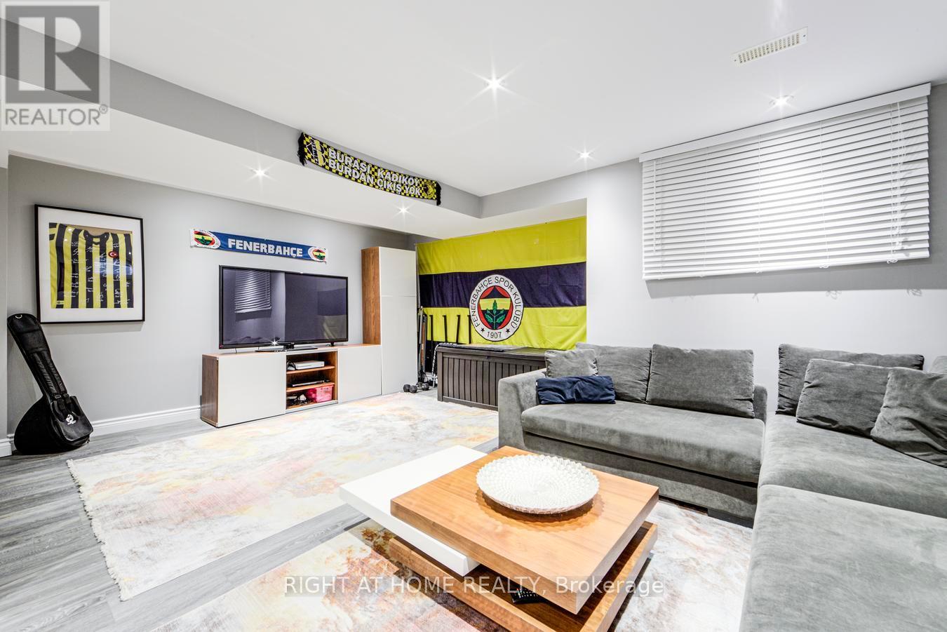 1290 Jezero Crescent, Oakville, Ontario  L6H 0B5 - Photo 38 - W12810268