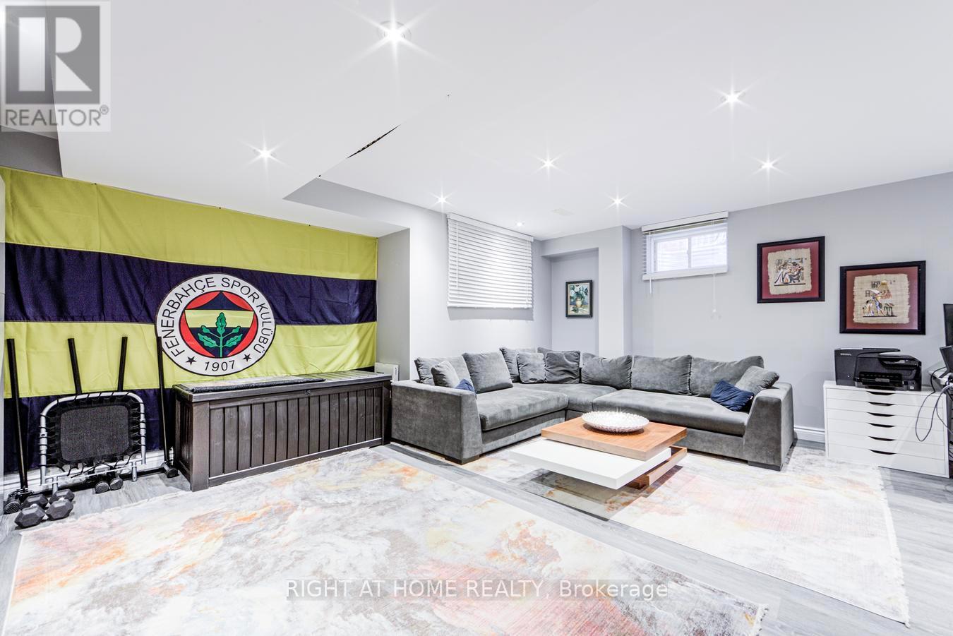 1290 Jezero Crescent, Oakville, Ontario  L6H 0B5 - Photo 39 - W12810268