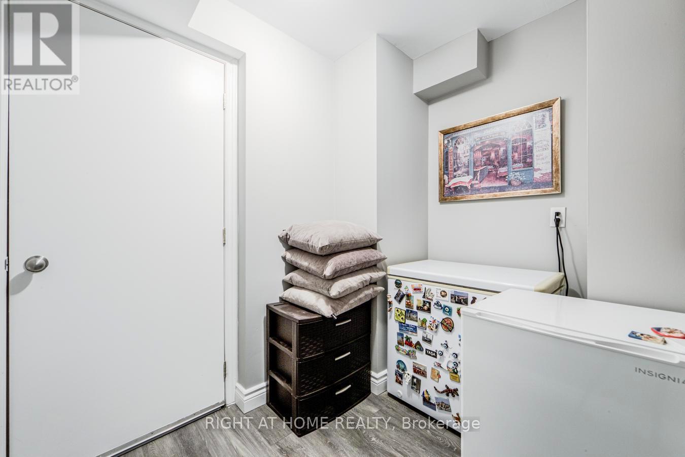 1290 Jezero Crescent, Oakville, Ontario  L6H 0B5 - Photo 44 - W12810268