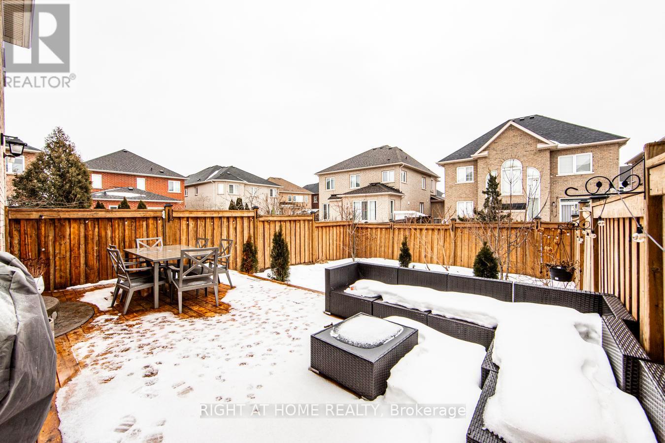 1290 Jezero Crescent, Oakville, Ontario  L6H 0B5 - Photo 46 - W12810268