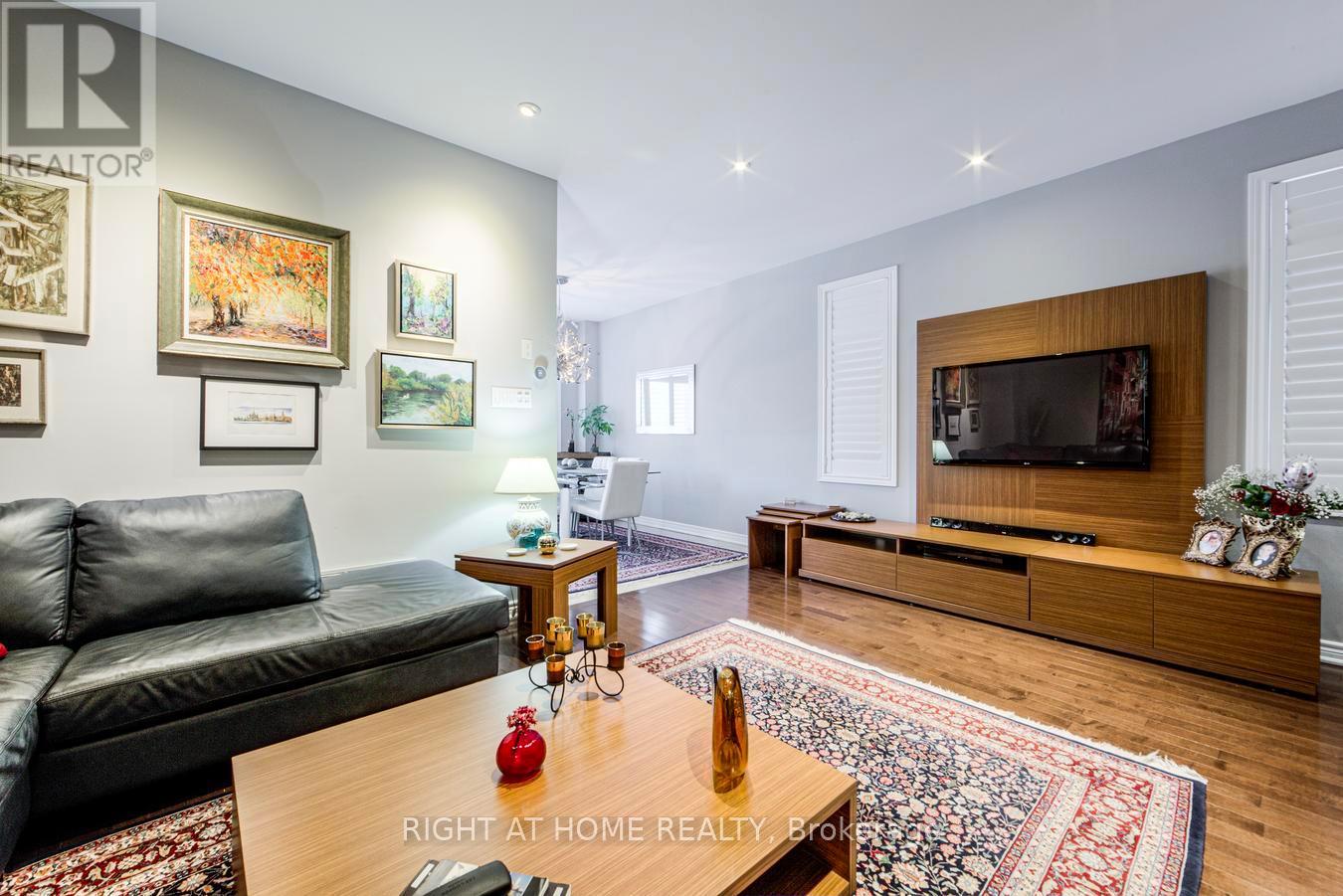 1290 Jezero Crescent, Oakville, Ontario  L6H 0B5 - Photo 9 - W12810268