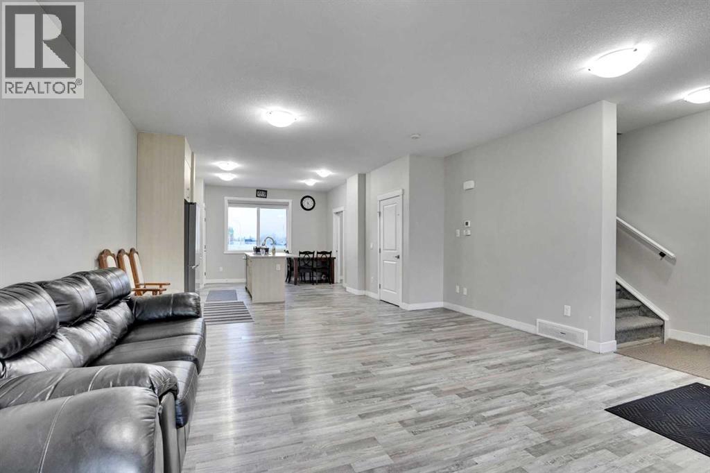 14 Belvedere Common Se, Calgary, Alberta  T2A 7G8 - Photo 5 - A2277680