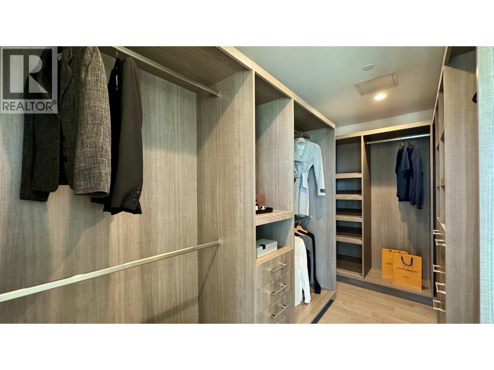 Listing Picture 11 of 39 : 1105 6833 PEARSON WAY, Richmond / 烈治文 - 魯藝地產 Yvonne Lu Group - MLS Medallion Club Member