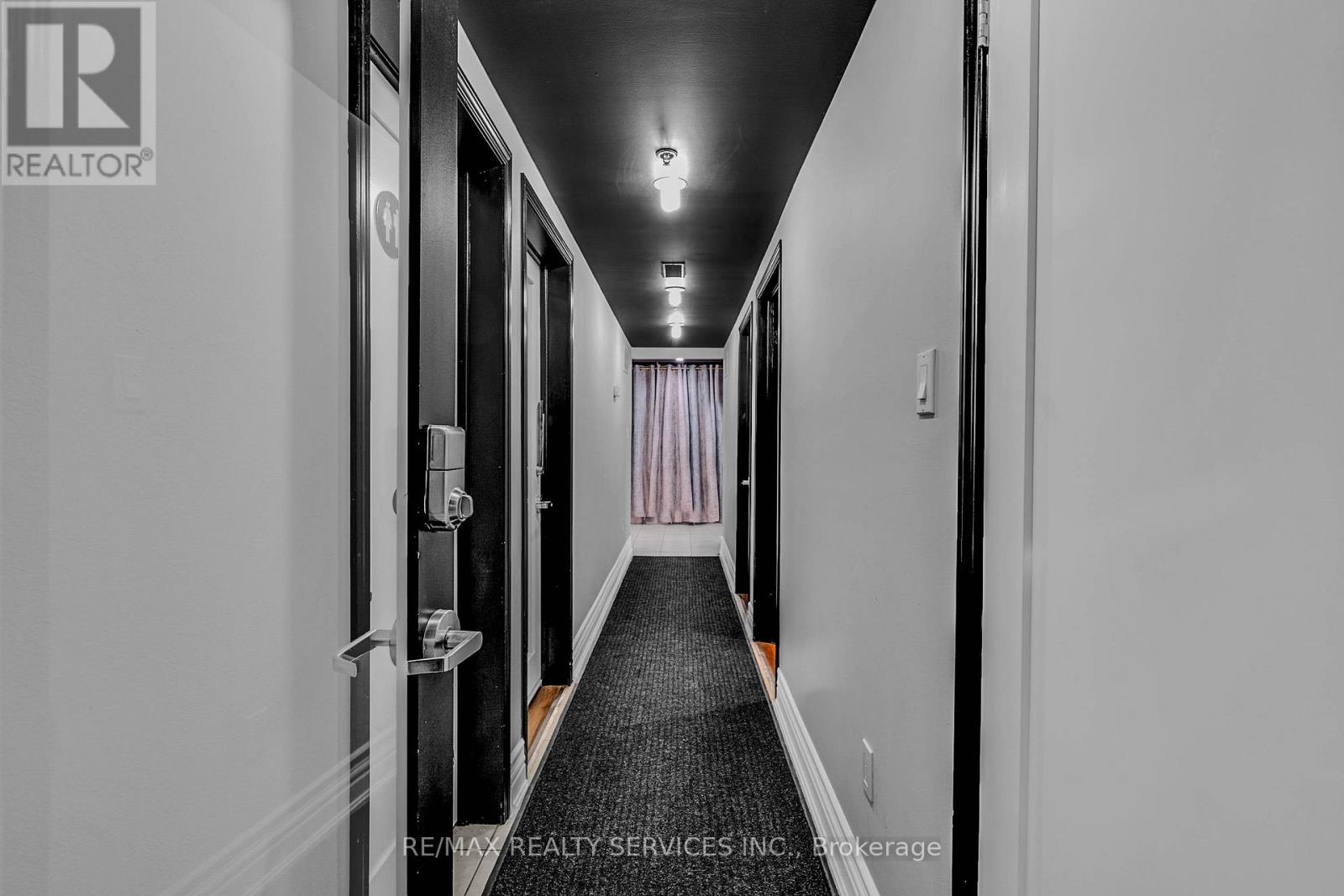 6780 Devand Drive, Mississauga, Ontario  L5T 2G4 - Photo 10 - W12810282