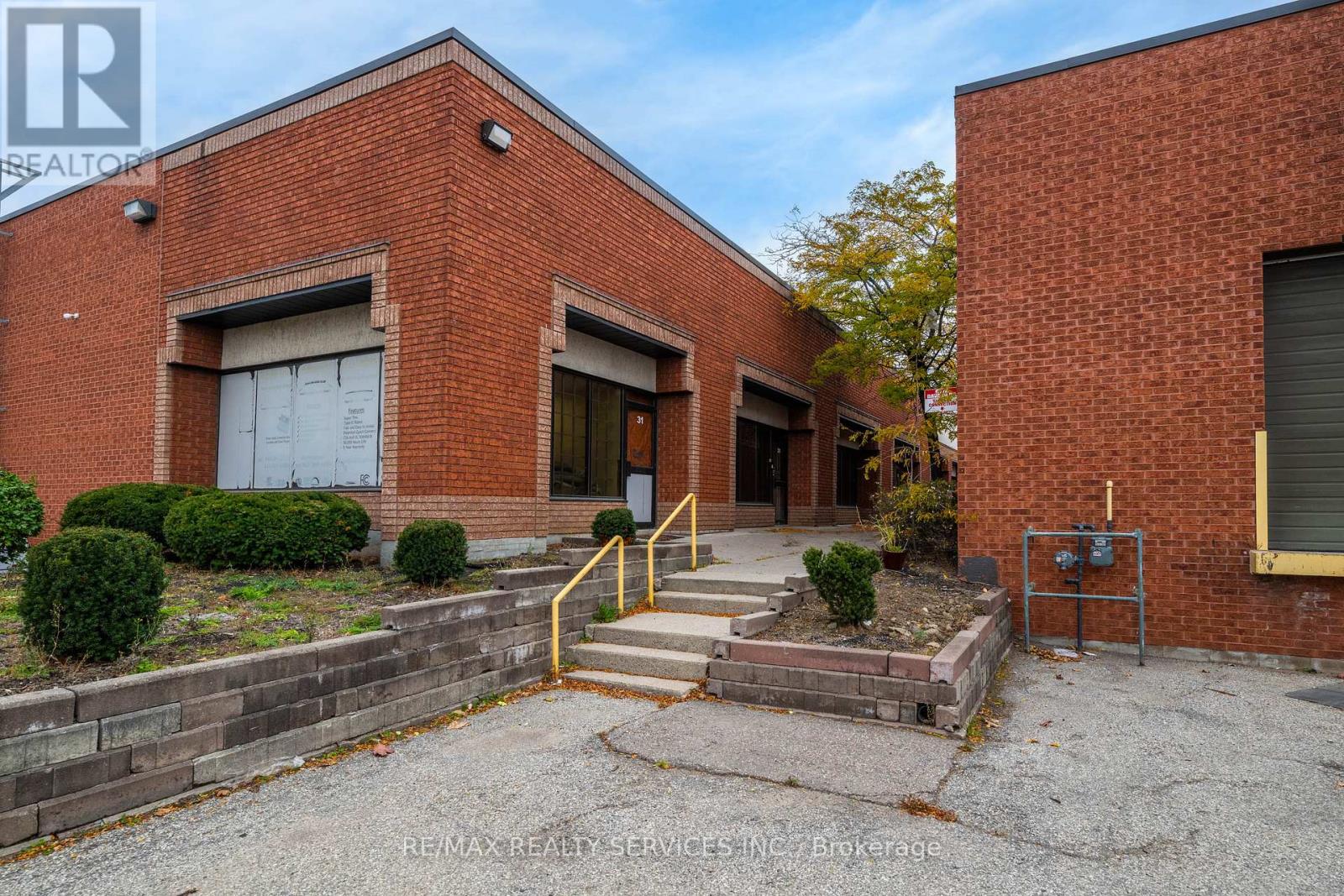 6780 Devand Drive, Mississauga, Ontario  L5T 2G4 - Photo 5 - W12810282