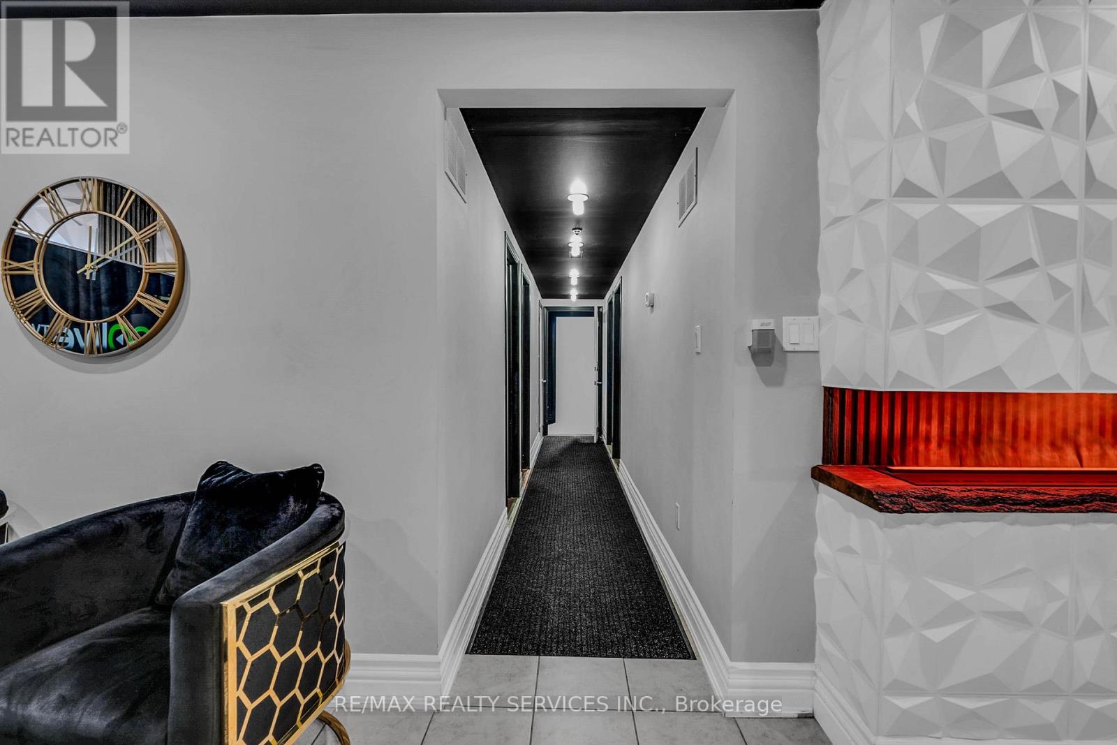 6780 Devand Drive, Mississauga, Ontario  L5T 2G4 - Photo 9 - W12810282