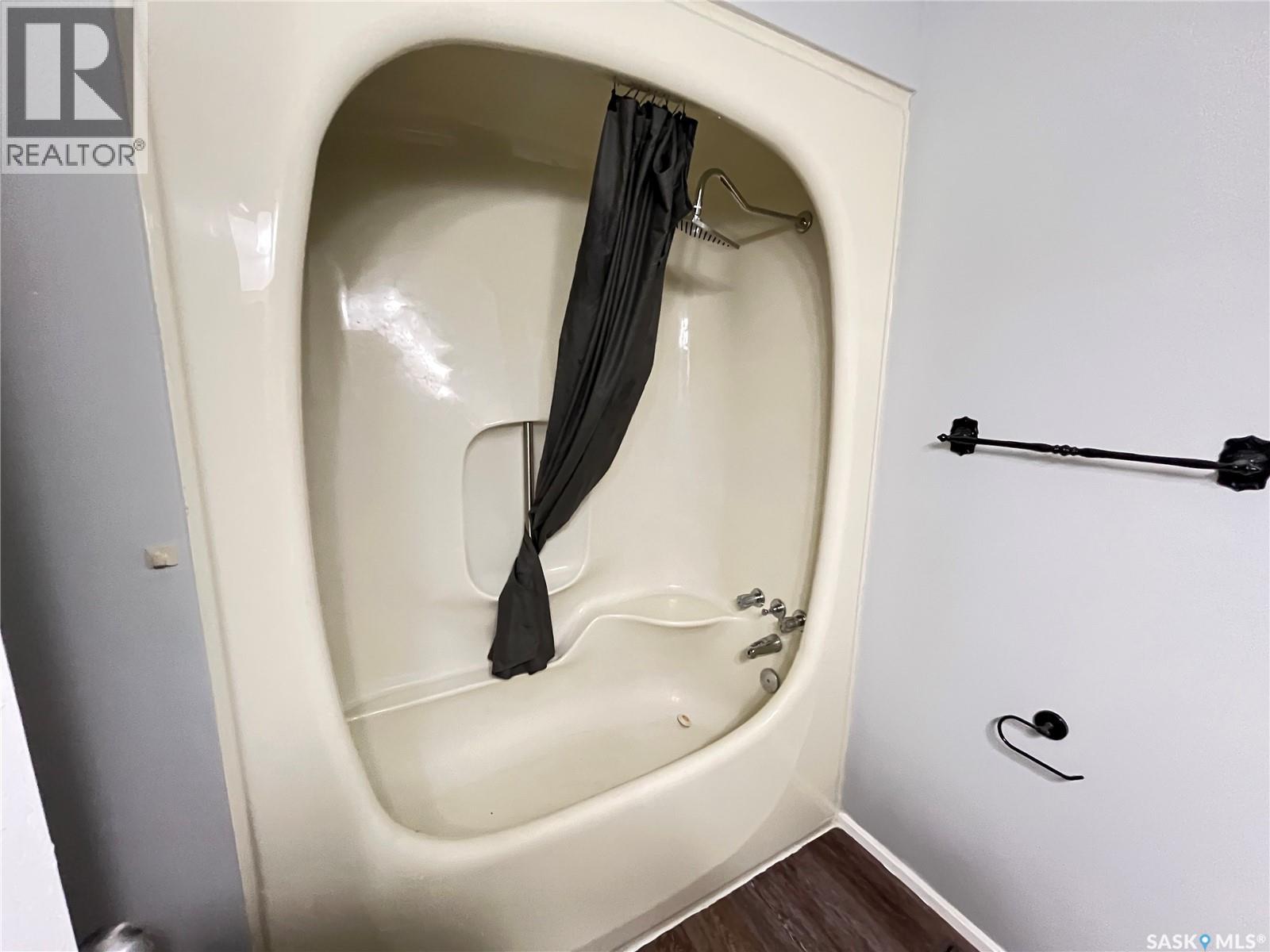 6 Stockdale Crescent, Maple Creek, Saskatchewan  S0N 1N0 - Photo 12 - SK025551