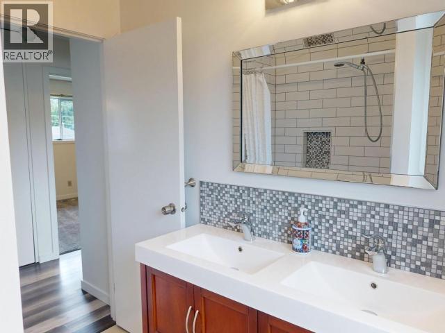 6635 Drake Street, Powell River, British Columbia  V8A 3X6 - Photo 9 - 19661