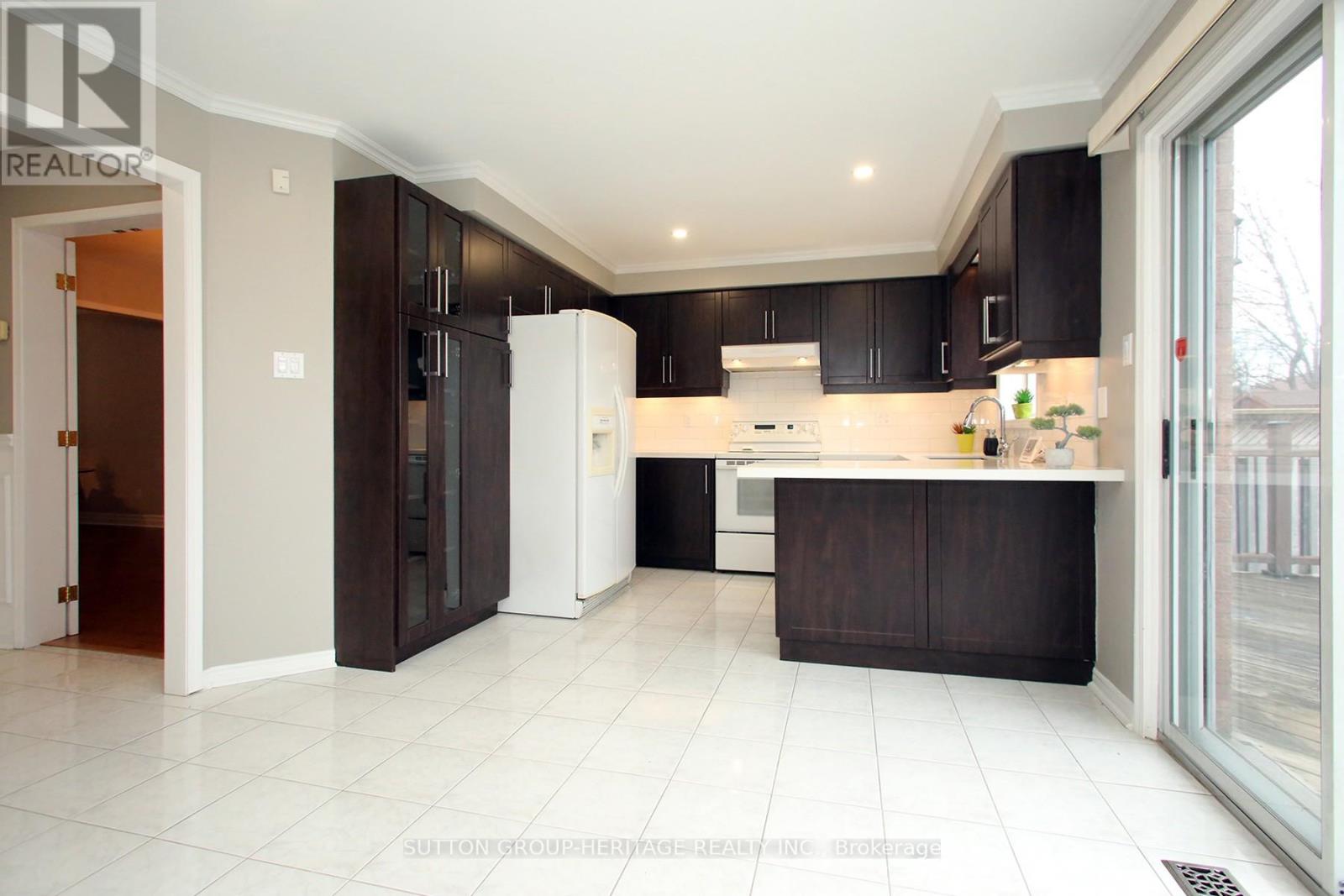 61 Eldridge Place, Whitby, Ontario  L1N 9E5 - Photo 10 - E12703004