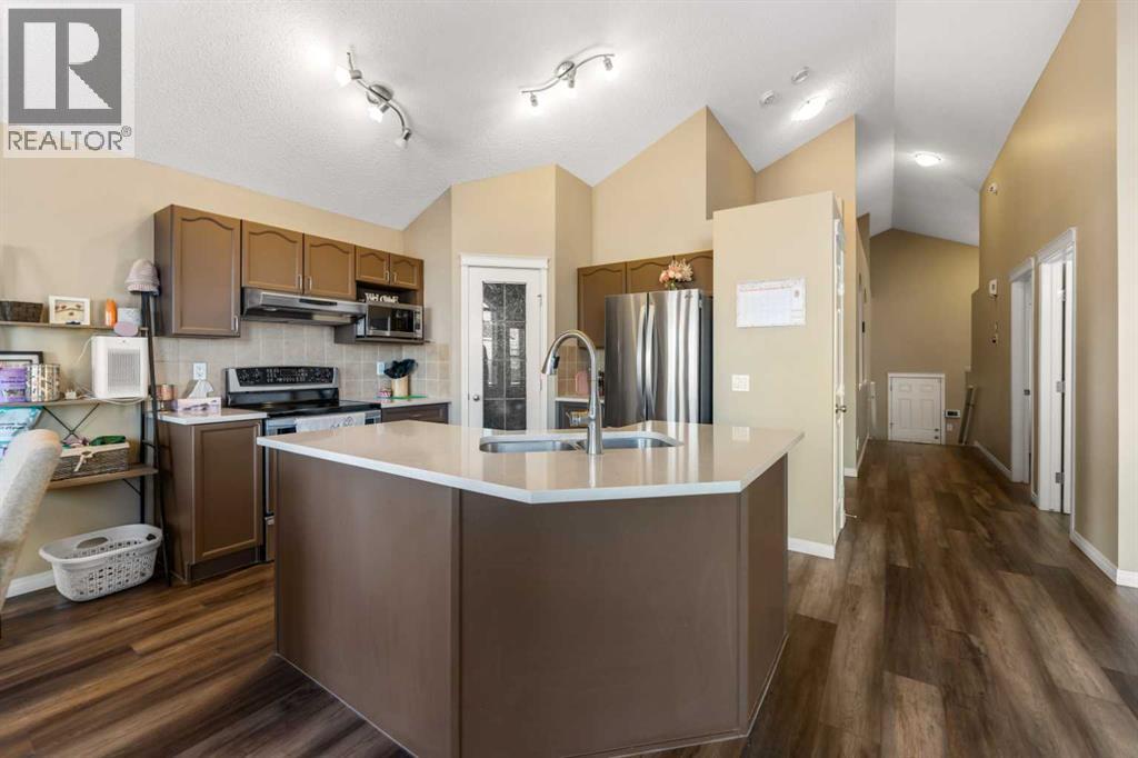 8 Copperfield Manor Se, Calgary, Alberta  T2Z 4R7 - Photo 9 - A2277282