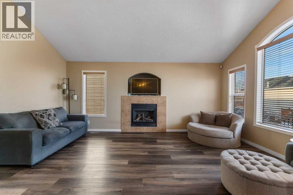 8 Copperfield Manor Se, Calgary, Alberta  T2Z 4R7 - Photo 5 - A2277282