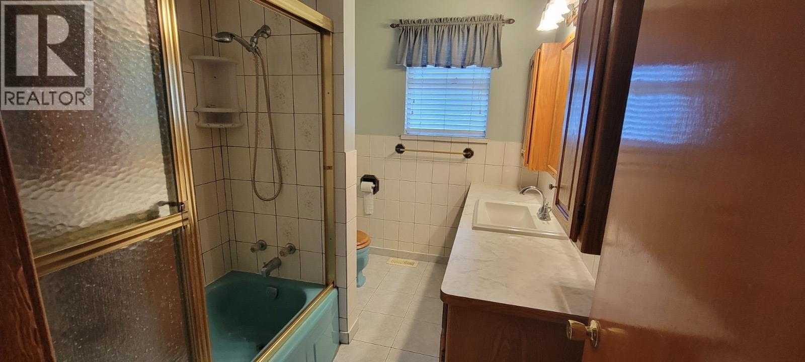 712 Townley Street, Coquitlam, British Columbia  V3J 4N1 - Photo 6 - R3091092