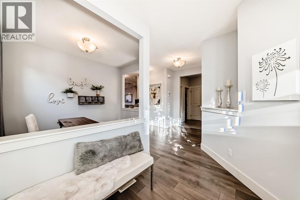 28 Ranchers Manor, Okotoks, Alberta  T1S 0G5 - Photo 3 - A2286703