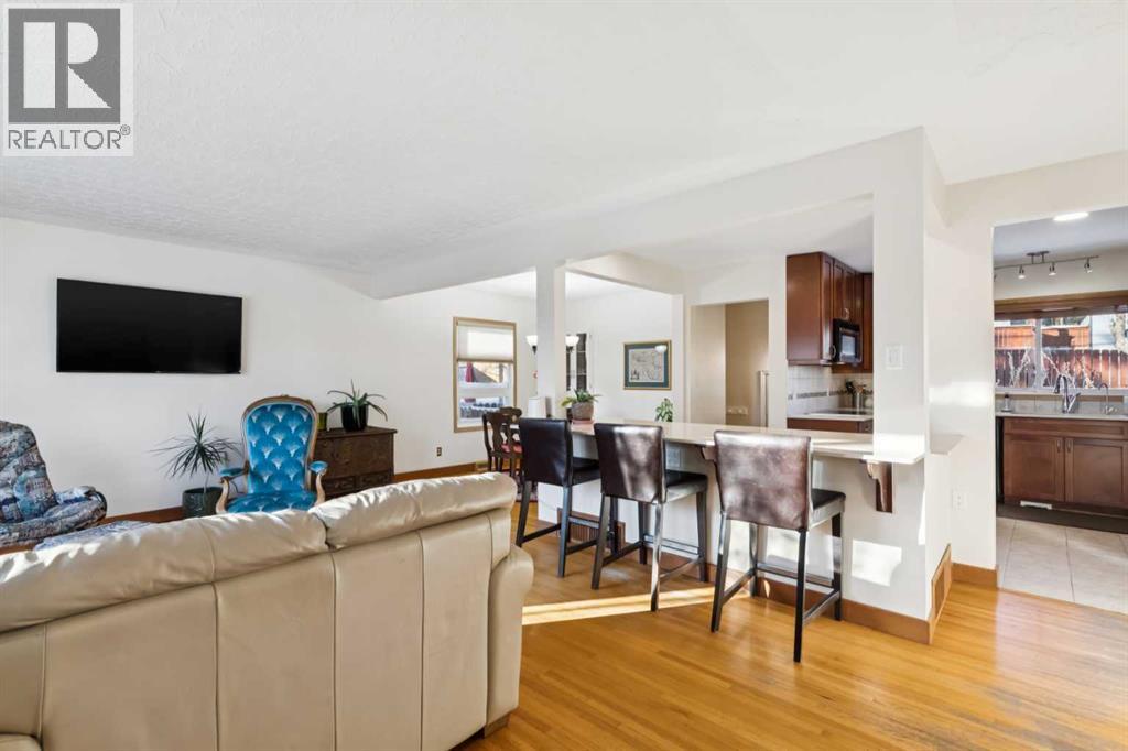 35 45 Street Sw, Calgary, Alberta  T3C 2B2 - Photo 4 - A2287636