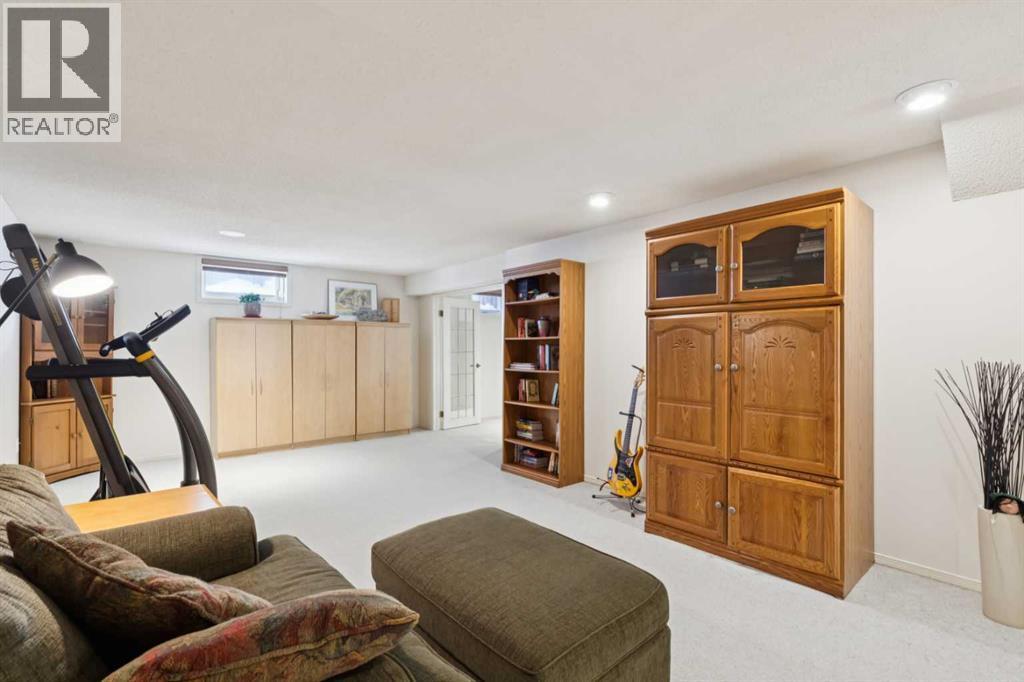 35 45 Street Sw, Calgary, Alberta  T3C 2B2 - Photo 17 - A2287636