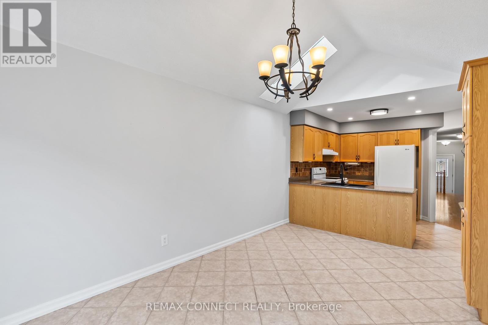 21 Caleche Avenue, Clarington, Ontario  L1E 3A3 - Photo 8 - E12810304