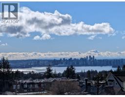 318 3080 LONSDALE AVENUE, North Vancouver, British Columbia