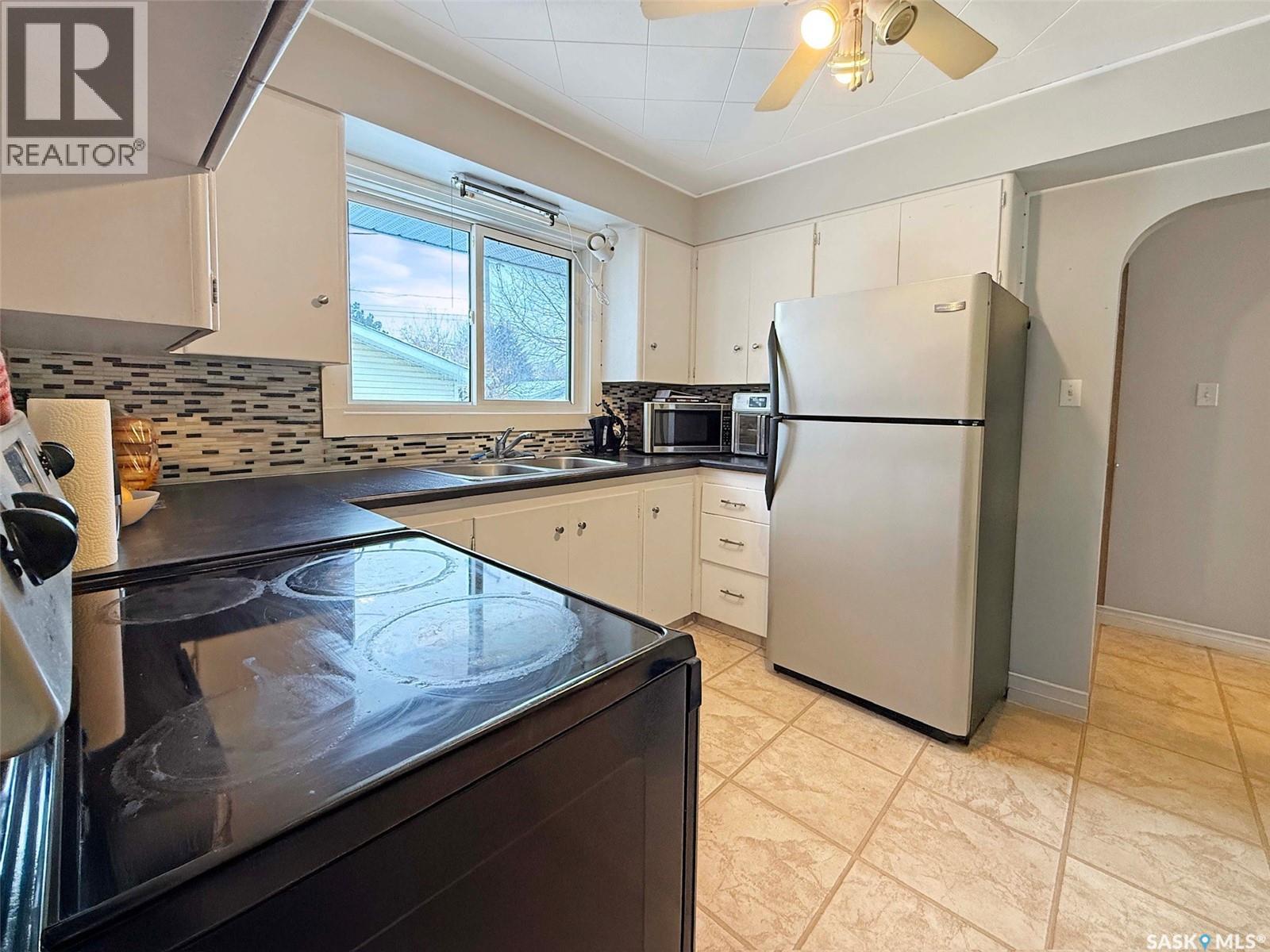 271 14th Avenue Ne, Swift Current, Saskatchewan  S9H 2W8 - Photo 5 - SK026640