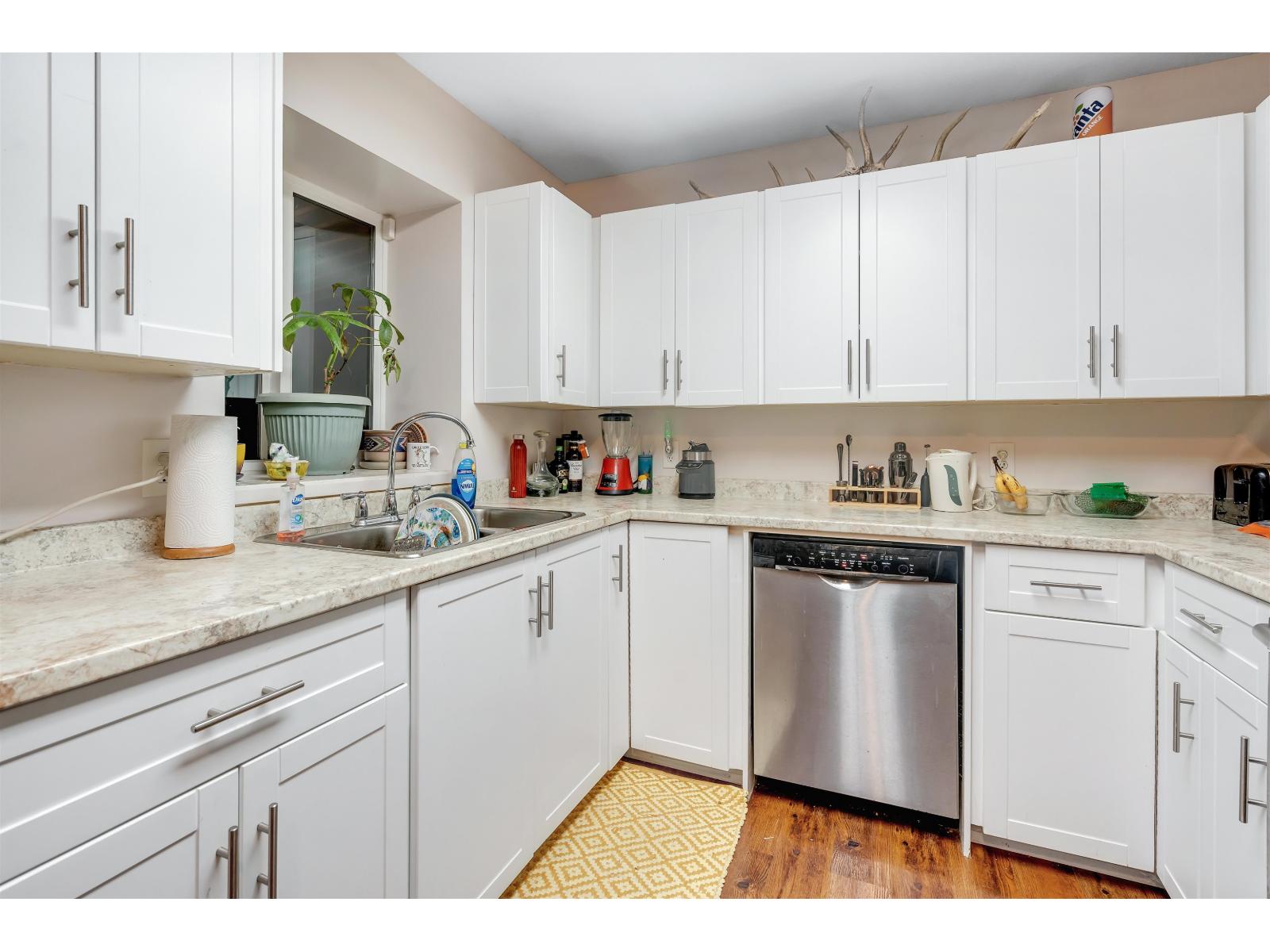 17440 61a Avenue, Surrey, British Columbia  V3S 6Y2 - Photo 3 - R3089951