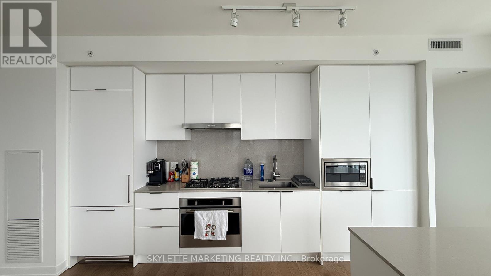 4011 - 20 Lombard Street, Toronto, Ontario  M5C 0A6 - Photo 18 - C12810310