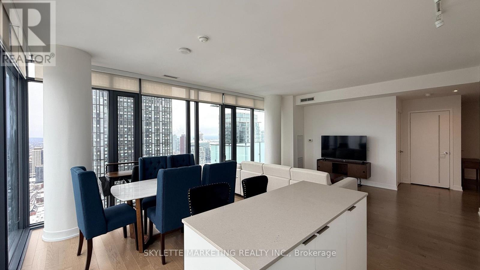 4011 - 20 Lombard Street, Toronto, Ontario  M5C 0A6 - Photo 3 - C12810310