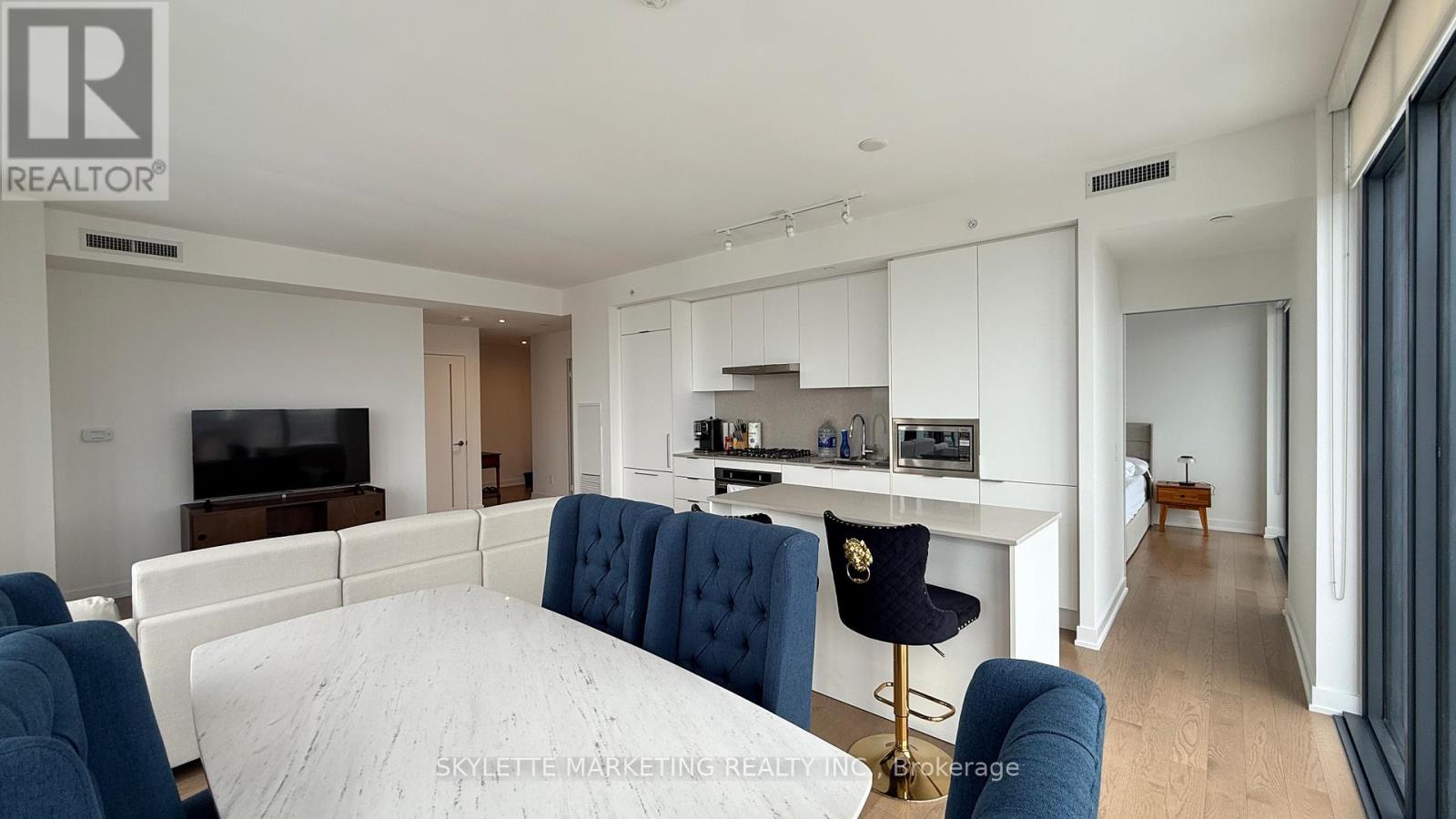 4011 - 20 Lombard Street, Toronto, Ontario  M5C 0A6 - Photo 5 - C12810310